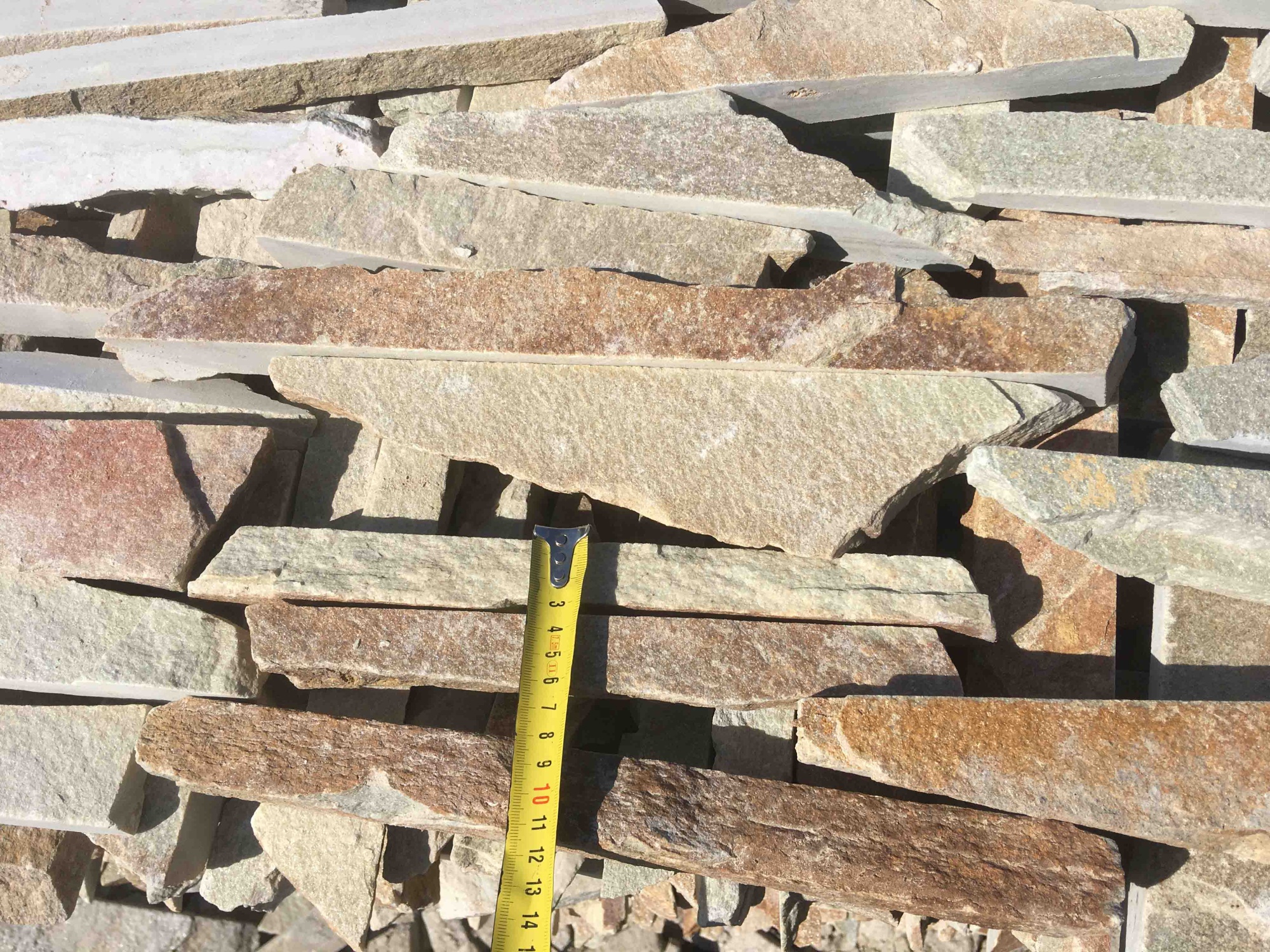 Горбушка златолит золотистый для облицовки купить в Хотьково