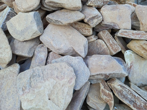 Златолит жёлтый, жёлто-зелёный глыбки и валуны для ланшафтного дизайна купить в Хотьково