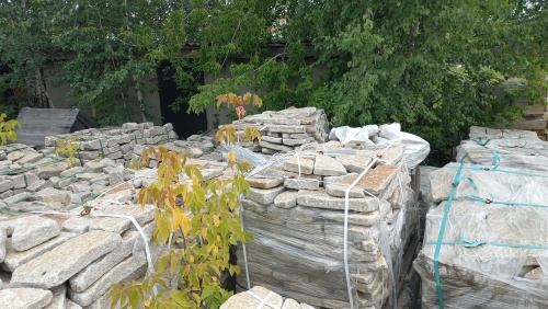 Плитняк галтованный гранитный для ландшафтного дизайна купить в Хотьково