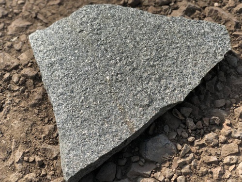 Плитняк златолит Уральский для цоколя, отмостки купить в Хотьково