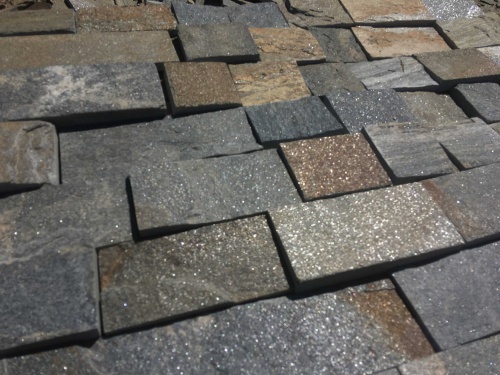 Плитка пилёная златолит Уральский для цоколя, отмостки купить в Хотьково