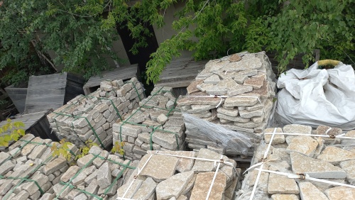 Плитняк гранитный галтованный купить в Хотьково