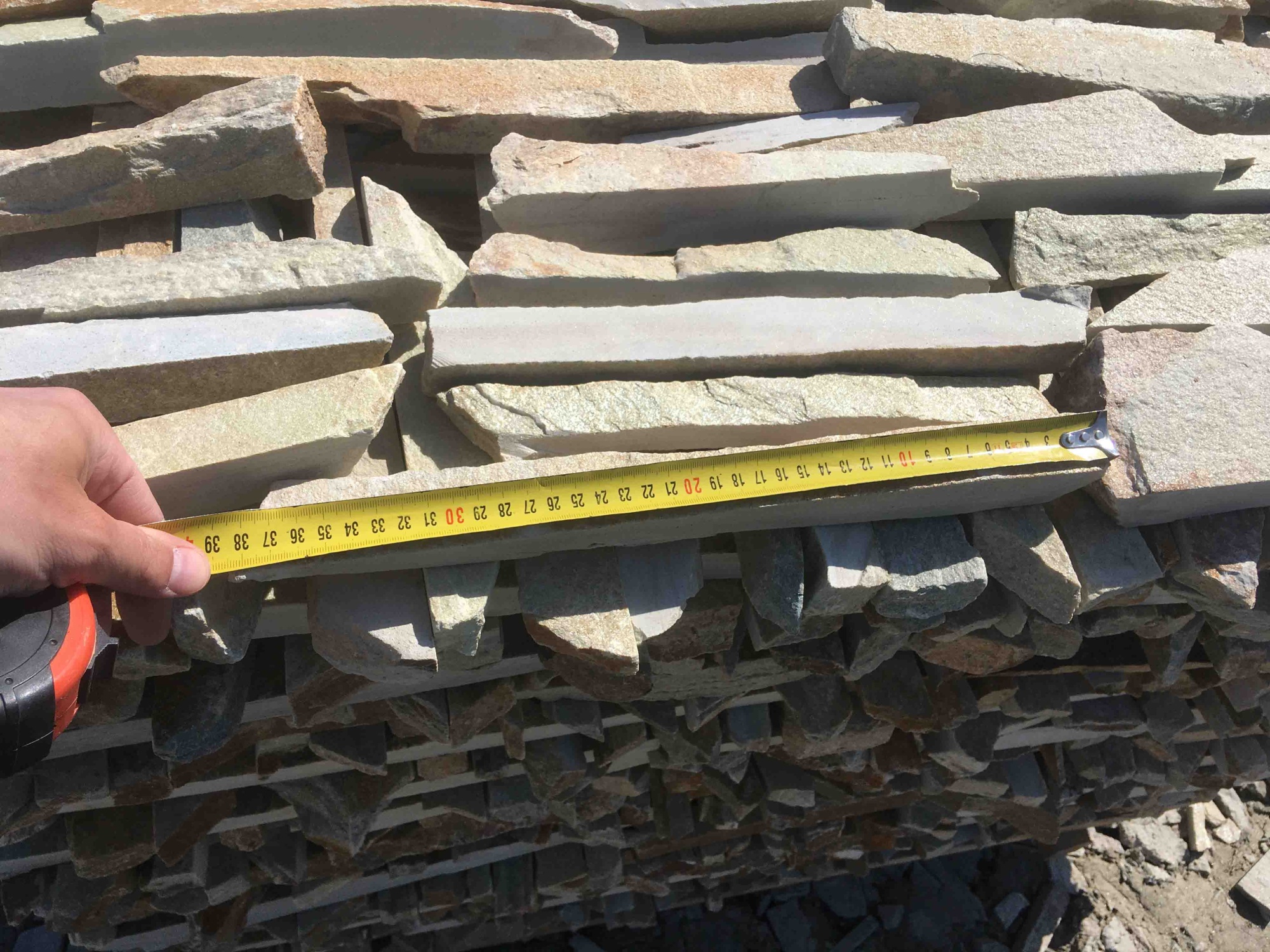 Горбушка златолит золотистый для облицовки купить в Хотьково