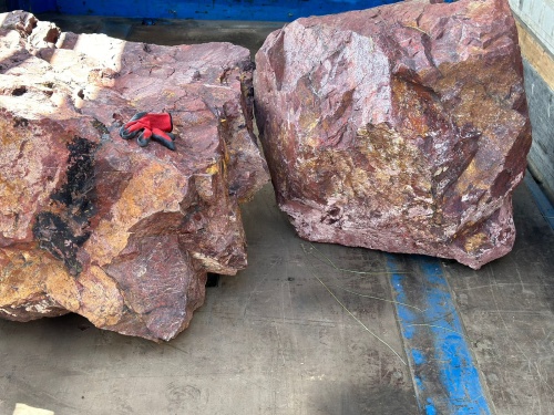 Ландшафтные глыбы красно-фиолетовые 200-1000 килограмм купить в Хотьково
