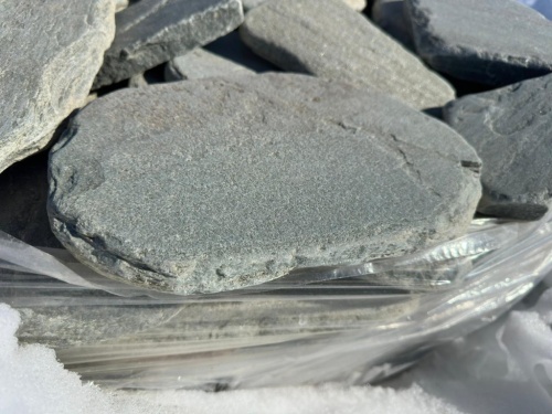 Плитняк златолит зелёный галтованный для мощения на бетон купить в Хотьково