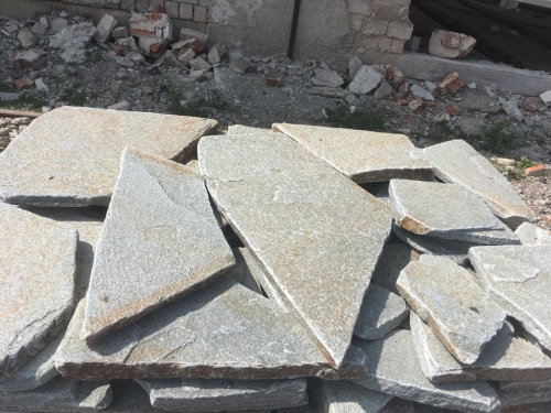 Златолит серебристый галтованный для лестниц купить в Хотьково